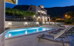 Apartments Mezini 11