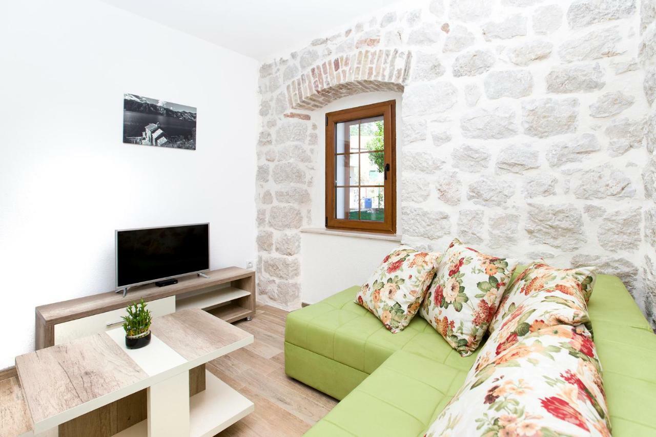 Apartments Mezini 11 Kotor Exterior foto
